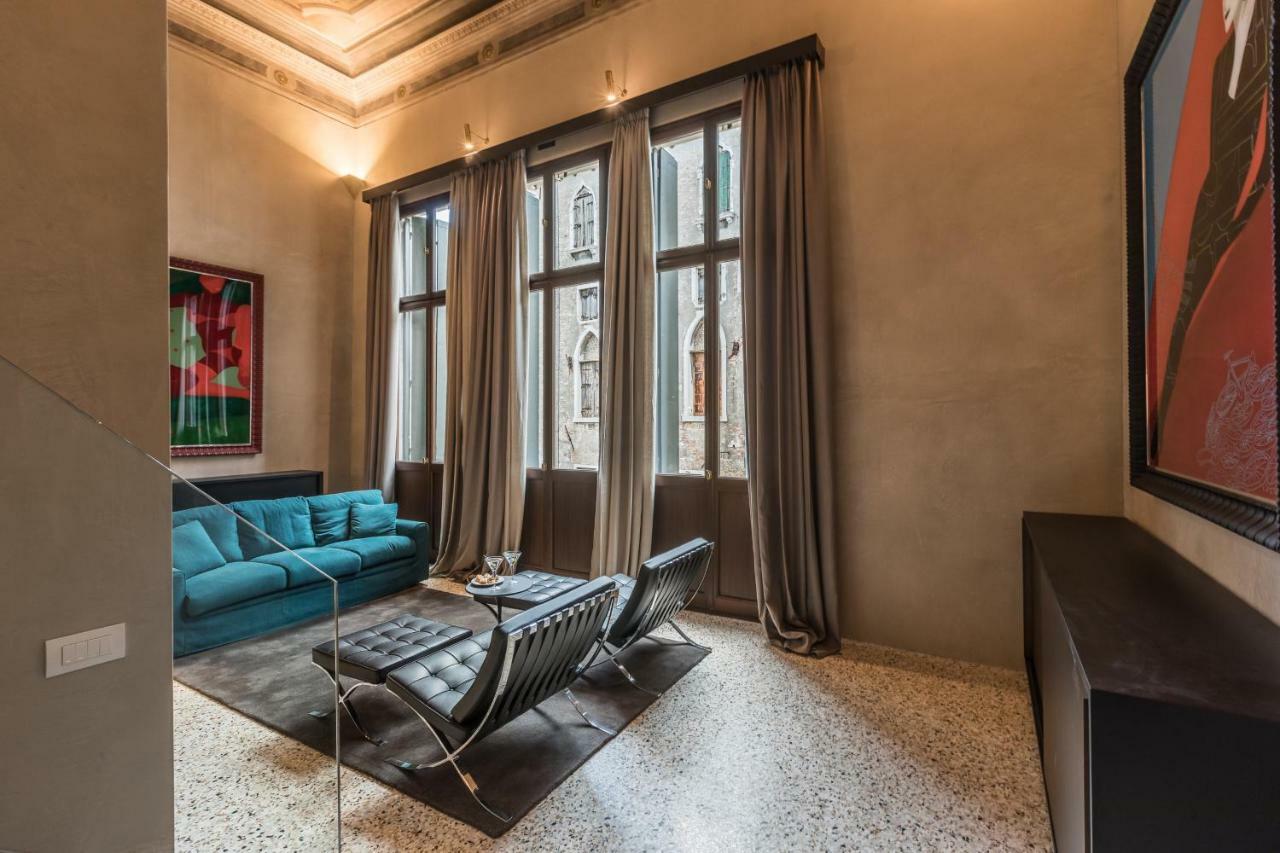 Exquisite Pied-a-terre With Balcony * Venecia