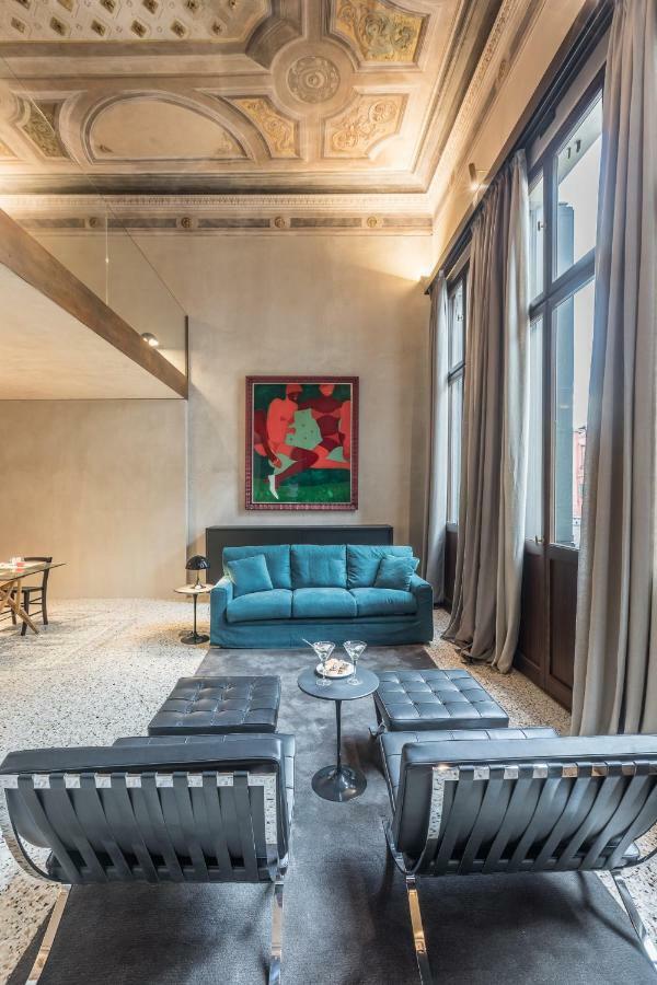 Exquisite Pied-a-terre With Balcony Apartamento Venecia