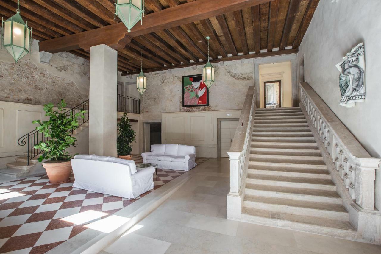 Exquisite Pied-a-terre With Balcony Apartamento